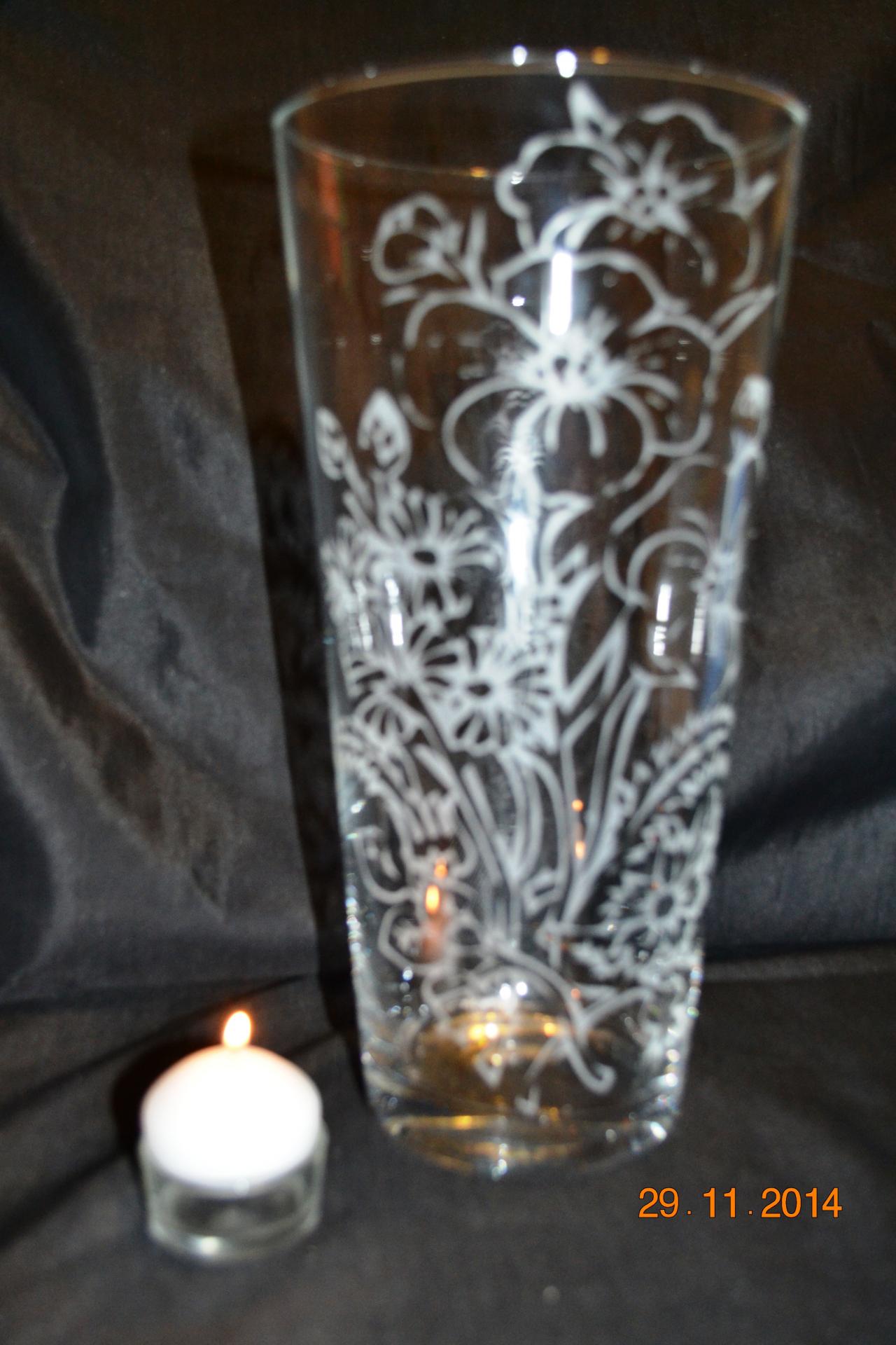 gravure vase fleure